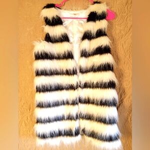 Vintage faux fur vest by Love point Women's medium contrast rockstar edgy